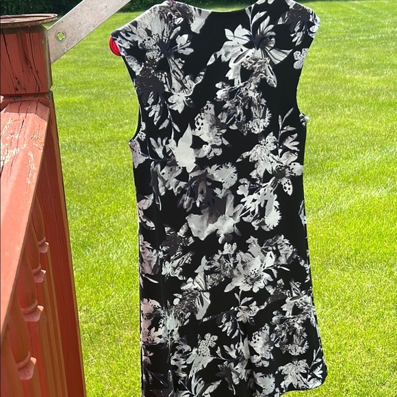 LORD AND TAYLOR Floral Black and White Dress - Picture 14 of 15